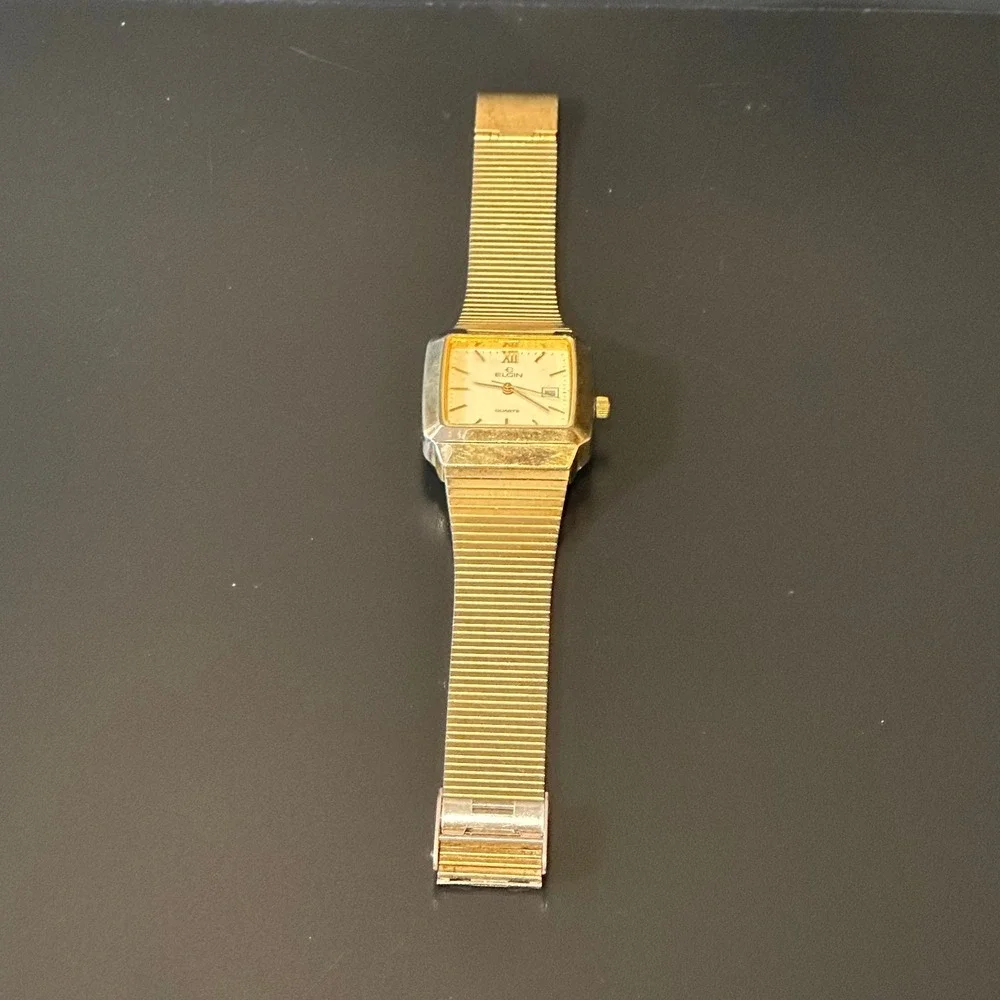 Vintage Elgin Quartz Square Gold Tone Watch with‎ Date Window and Mesh Band